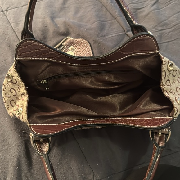 Guess Vintage Hand Bag NWOT - Picture 2 of 3